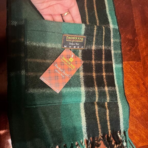 Patrick king Wool Pocket Scarf Fringe Green & Black Plaid Design tartan - Picture 3 of 9